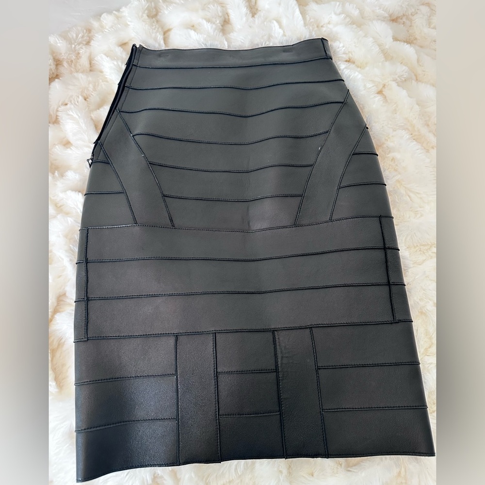 Authentic DSQUARED2 Black Structured Pencil Skirt- chic new
